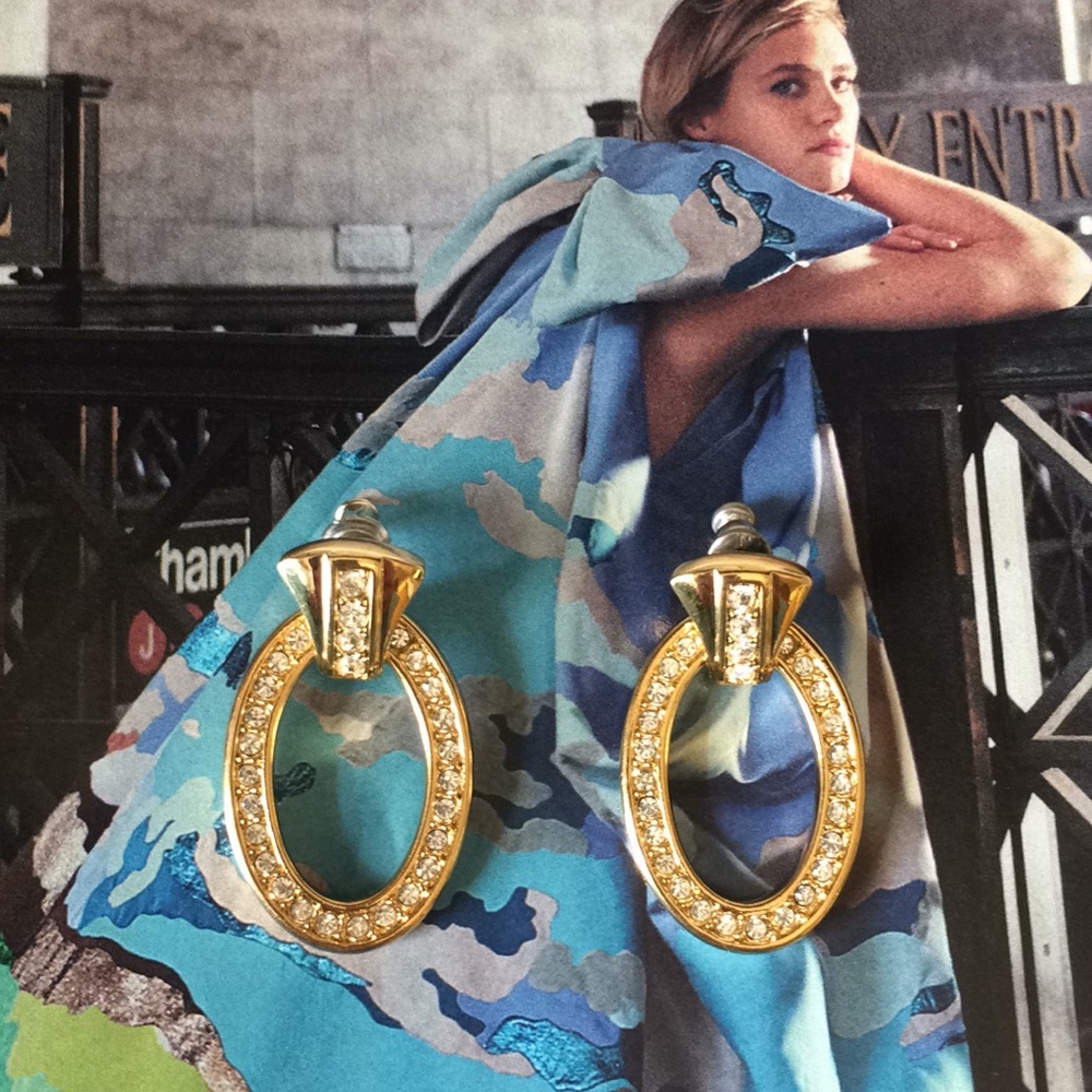 Beautiful Swarovski  gold earrings, new